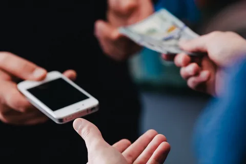 Как выгодно купить смартфон в кредит: советы и рекомендации