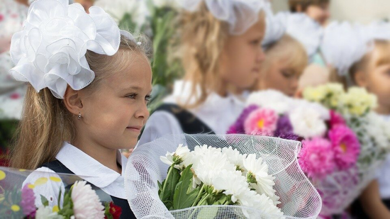 День знаний 2025: какого числа детям в школу в сентябре, история и традиции праздника