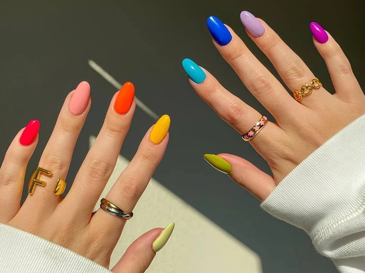 Skittles nails&nbsp;&mdash; маникюр, который повысит уровень эндорфинов