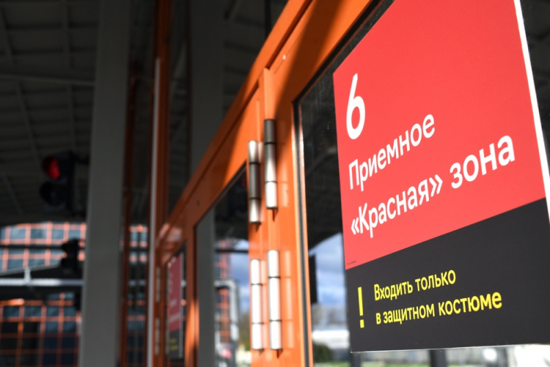 В больницах внедряют принцип "врач к пациенту" и делят больных на потоки. Что меняется в приемных отделениях