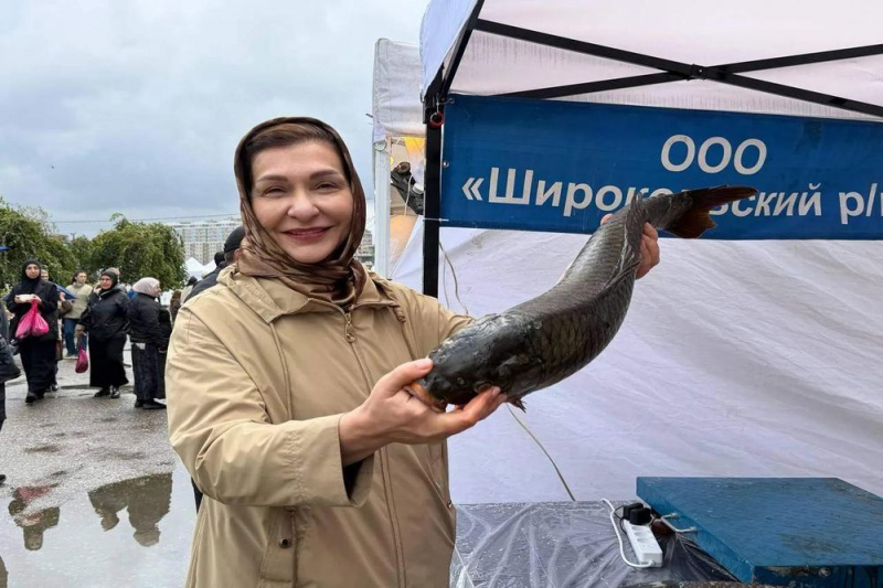 Как в Махачкале проходит фестиваль "Каспийской рыбы"